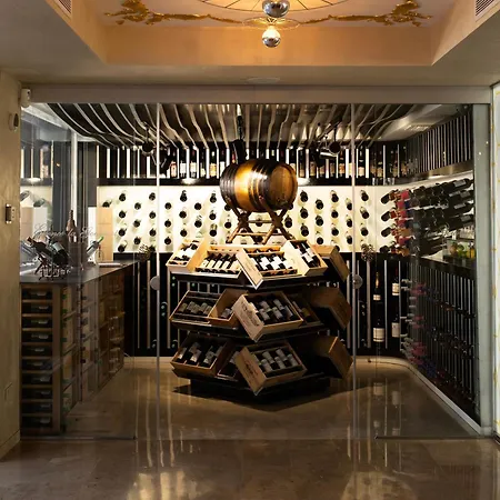 Essence Boutique מלון טורמולינוס