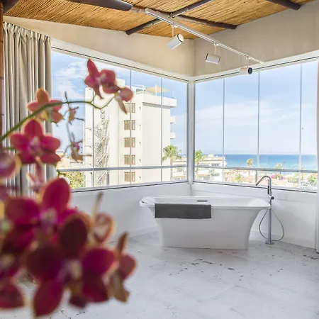 Essence Boutique Hotel 4*